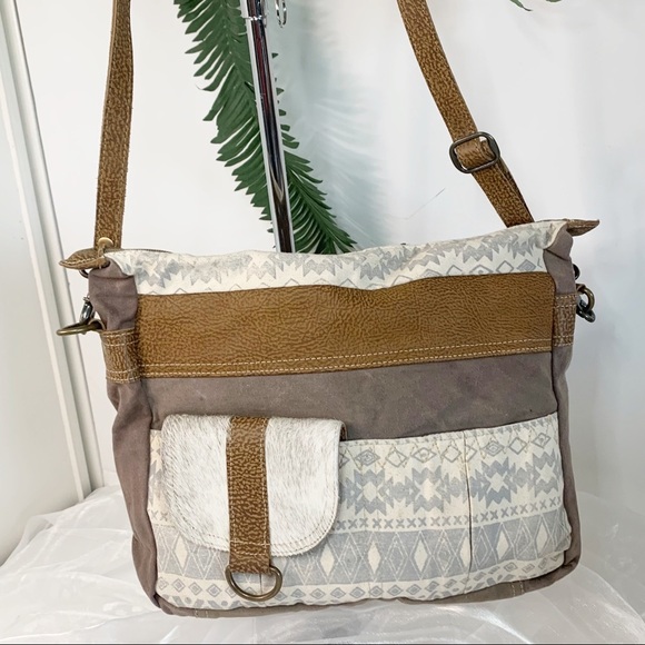 Myra TRIBE STRIP SHOULDER BAG! - Picture 1 of 6